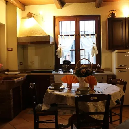 بيت للعطل Cascina Merlanetta *